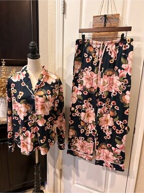 Room Service 2~Piece Pajama Set Pink Floral